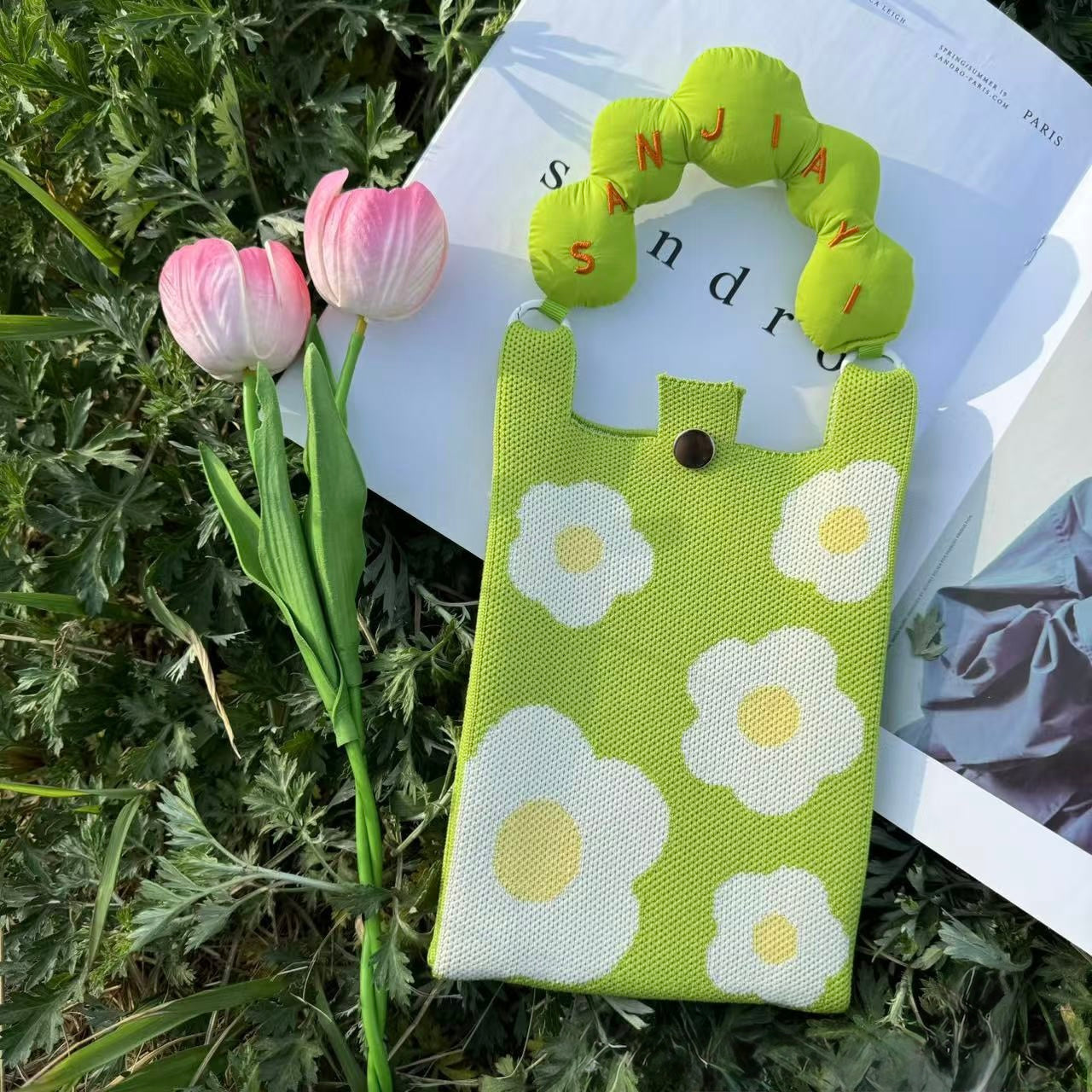 Kawaii Handle - Knit Crossbody Phone Bag