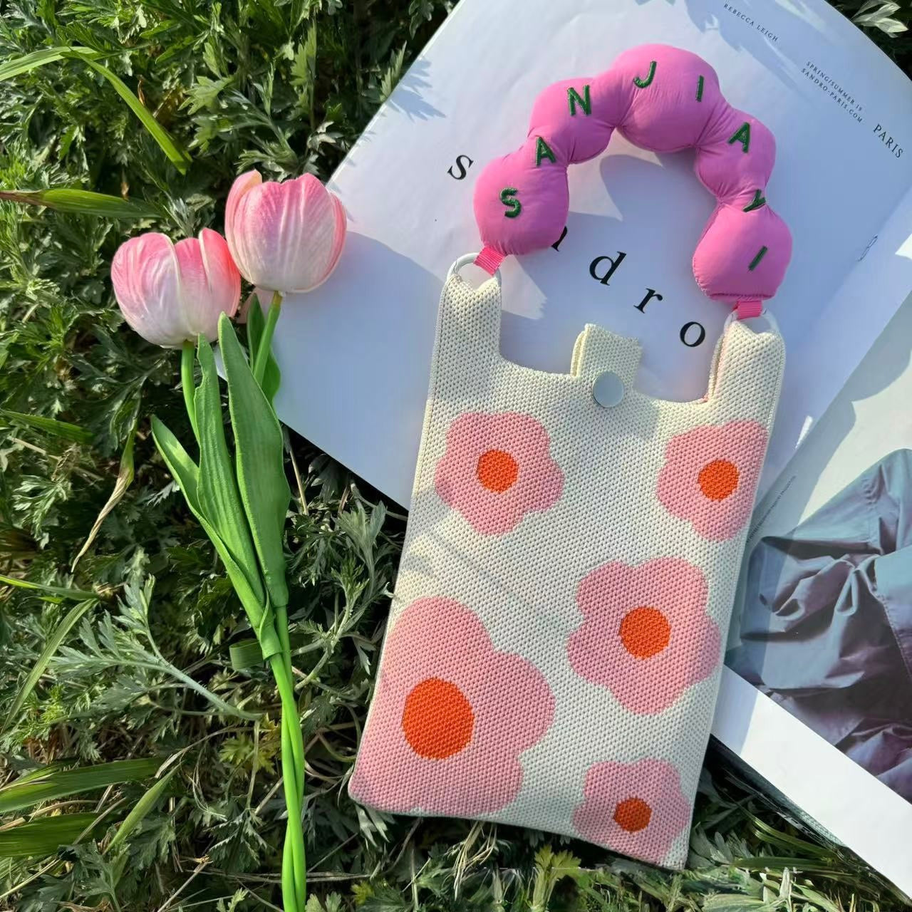 Kawaii Handle - Knit Crossbody Phone Bag